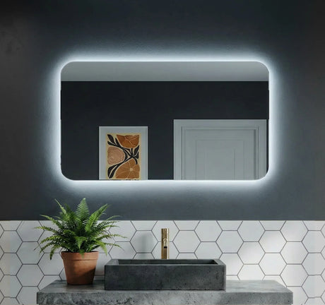 How to Choose the Right Illuminated Mirror for an En-Suite